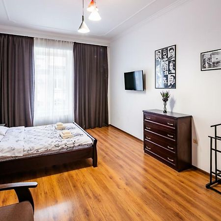 Bv Apartments Exquisite Liov Exterior foto