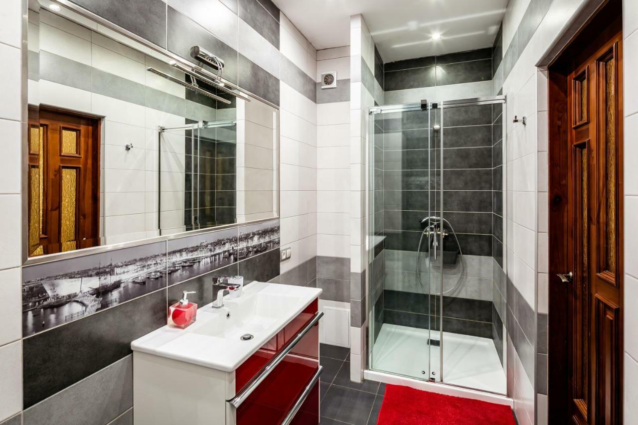 Bv Apartments Exquisite Liov Exterior foto