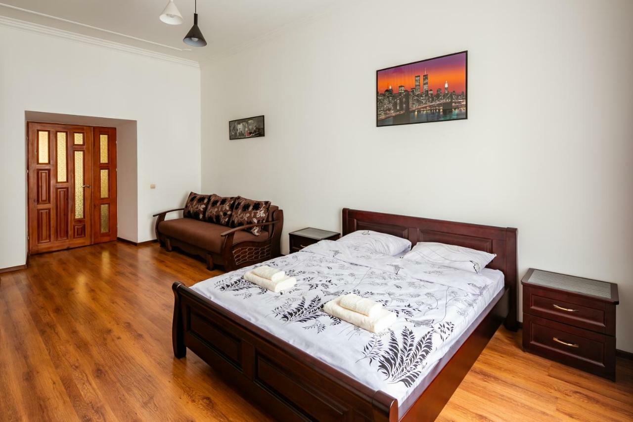 Bv Apartments Exquisite Liov Exterior foto