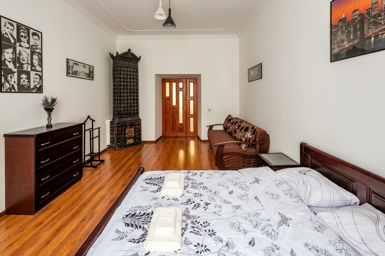 Bv Apartments Exquisite Liov Exterior foto