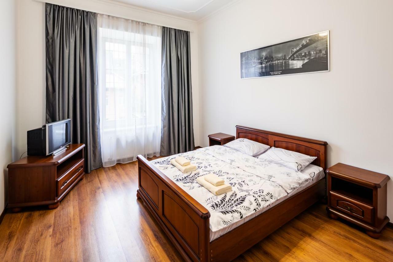 Bv Apartments Exquisite Liov Exterior foto